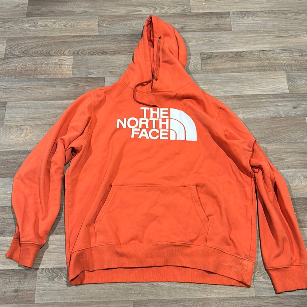 Men’s Northface hoodie